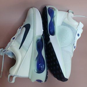 WOMEN'S NIKE AIR MAX 2021 - SIZE 6